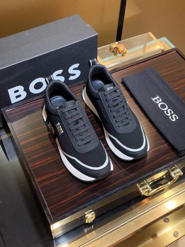 商品名称：Boss 波士 正规码数: 38-44 休闲鞋 商品材料：精选 牛皮网布鞋面，舒适羊皮内里 ；原厂大底。